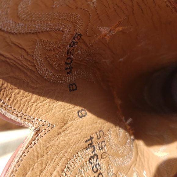 Lucchese Ladies Cowboy Boots - Picture 4 of 6